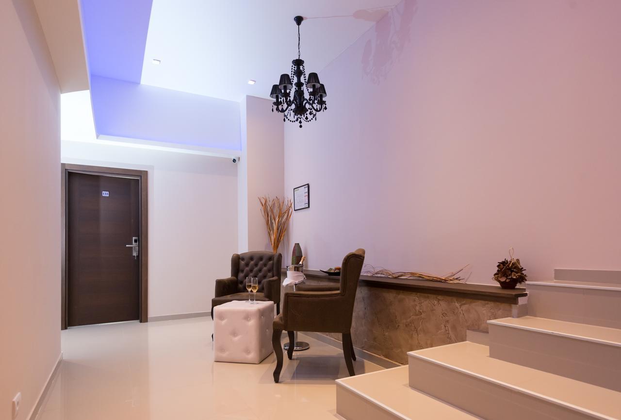 Hotel Crystal Pecinci Zewnętrze zdjęcie
