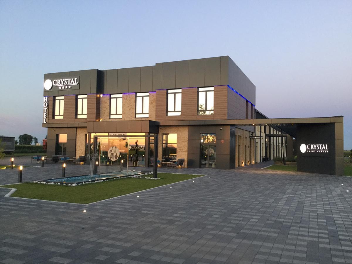 Hotel Crystal Pecinci Zewnętrze zdjęcie