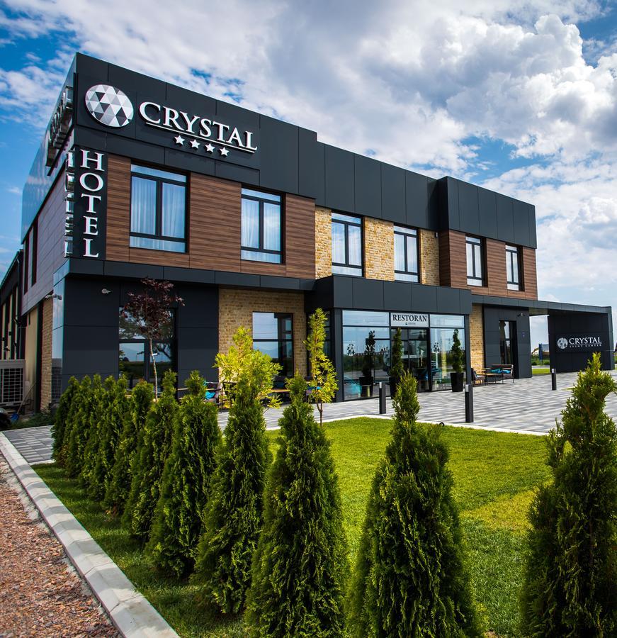 Hotel Crystal Pecinci Zewnętrze zdjęcie