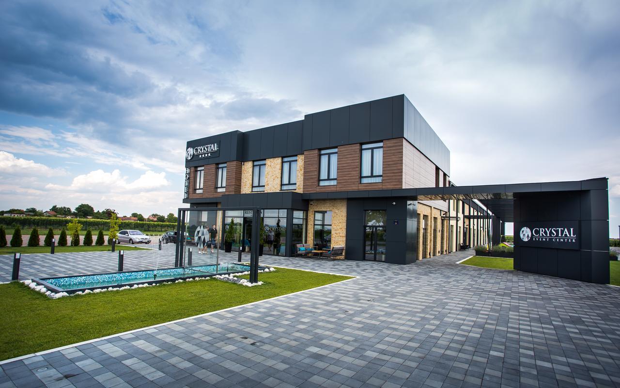 Hotel Crystal Pecinci Zewnętrze zdjęcie