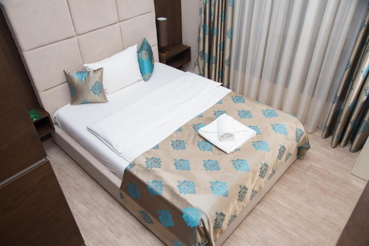 Hotel Crystal Pecinci Zewnętrze zdjęcie