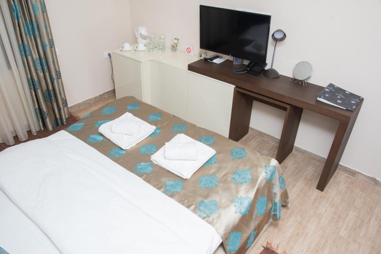Hotel Crystal Pecinci Zewnętrze zdjęcie