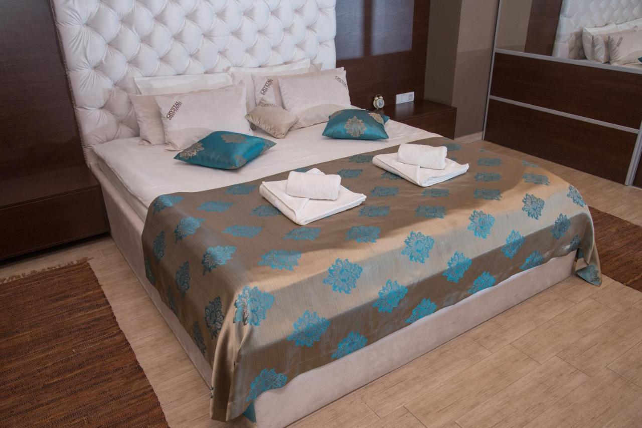 Hotel Crystal Pecinci Zewnętrze zdjęcie