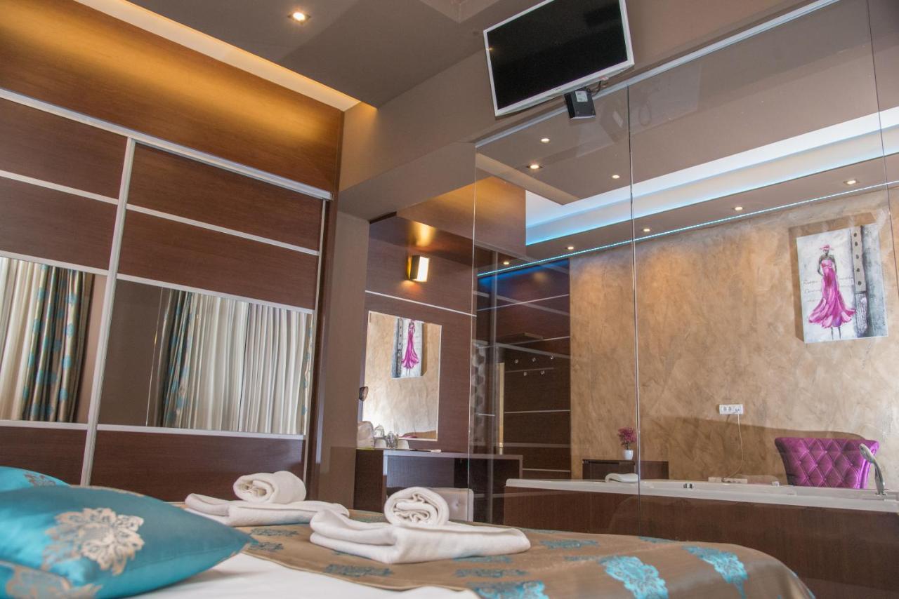 Hotel Crystal Pecinci Zewnętrze zdjęcie