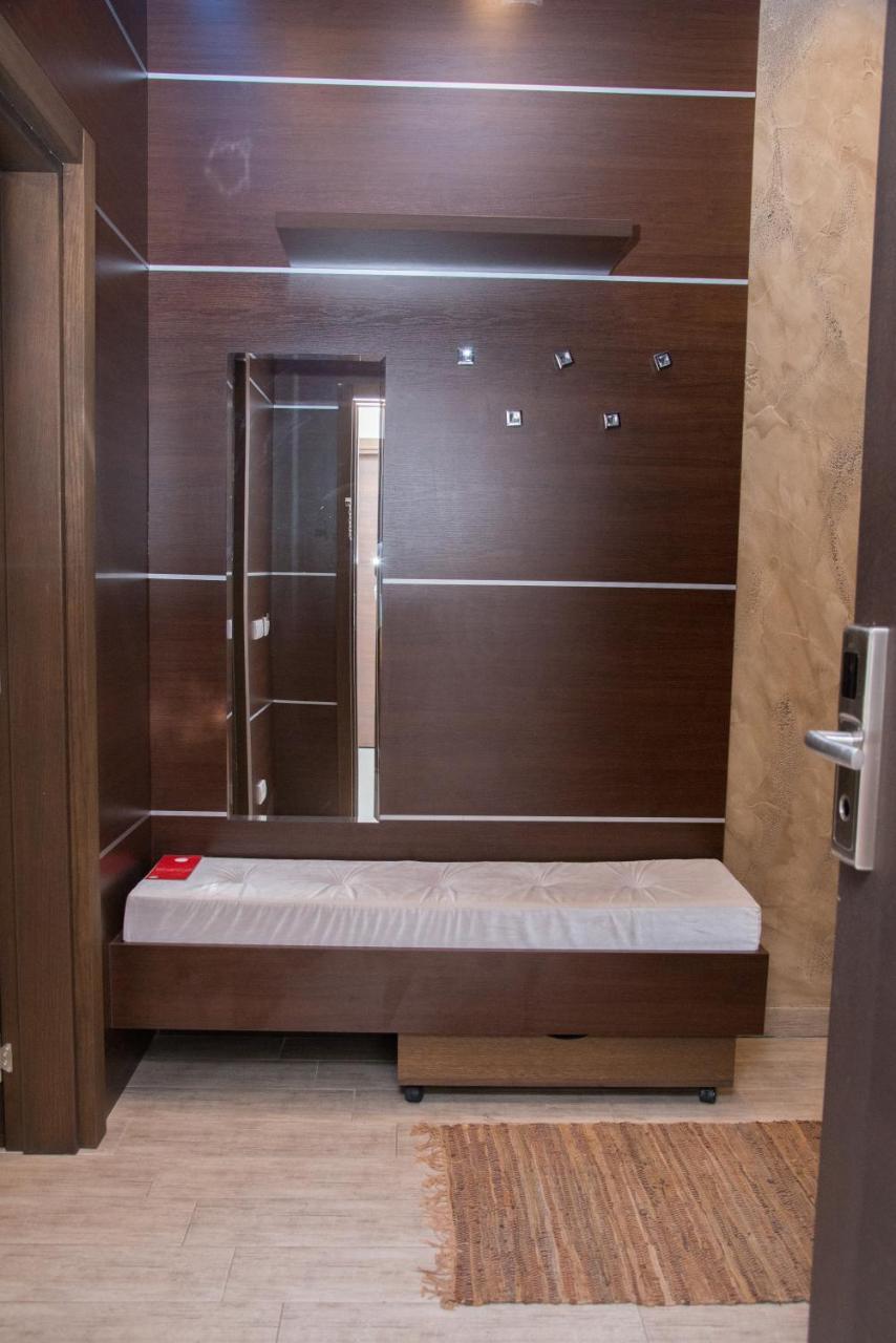 Hotel Crystal Pecinci Zewnętrze zdjęcie